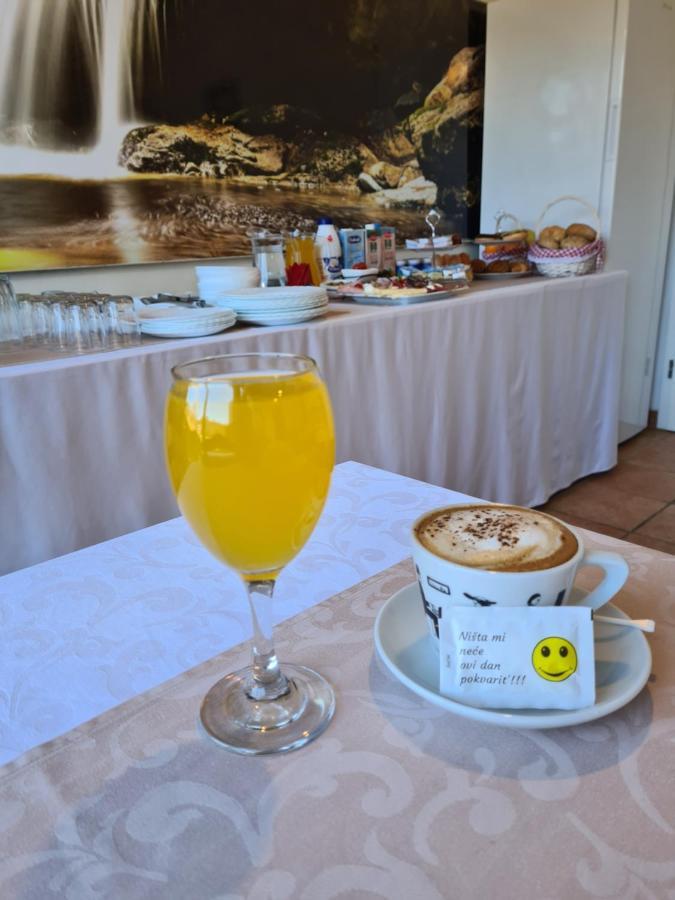 קנין Guest House Slatki Snovi מראה חיצוני תמונה