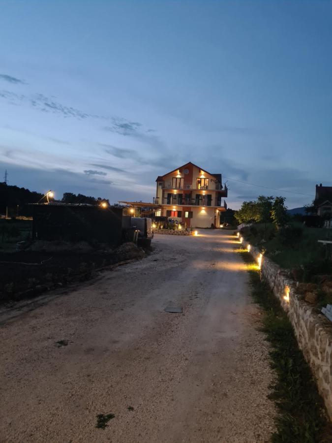 קנין Guest House Slatki Snovi מראה חיצוני תמונה